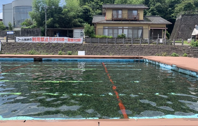 嘉島町湧水公園天然プール